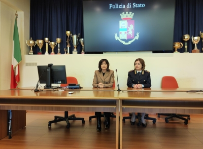 Il Questore di Matera Emma Ivagnes ha accolto il Vice Questore della Polizia di Stato Elena Raggio, assegnata alla Divisione Polizia Anticrimine.